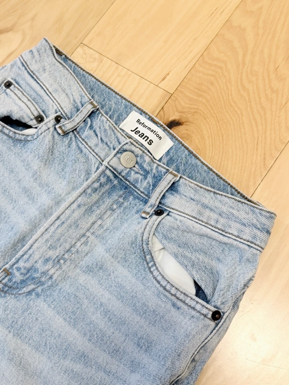 Reformation Women’s Liza High Rise Straight Cropped Denim Jeans - Picture 3 of 6